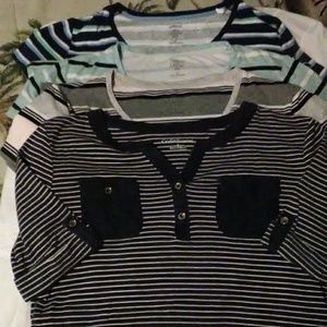 4 Croft and Barrow Classic tee shirts size small